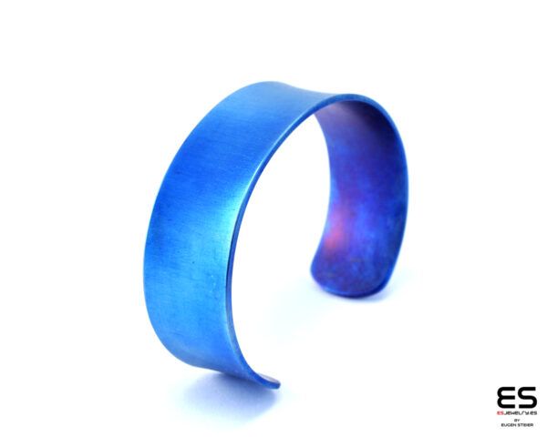 Bracelet titanium sky blue left ES Jewelry web Titanio - Joyería contemporánea artesanal