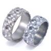 Wedding rings titanium Moon craters oxi left ES Jewelry web Titanio - Joyería contemporánea artesanal